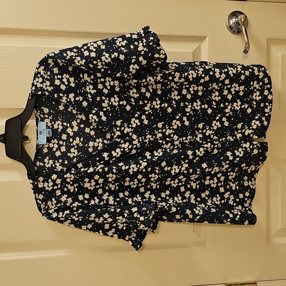 CeCe Navy Floral Short Sleeve Blouse
